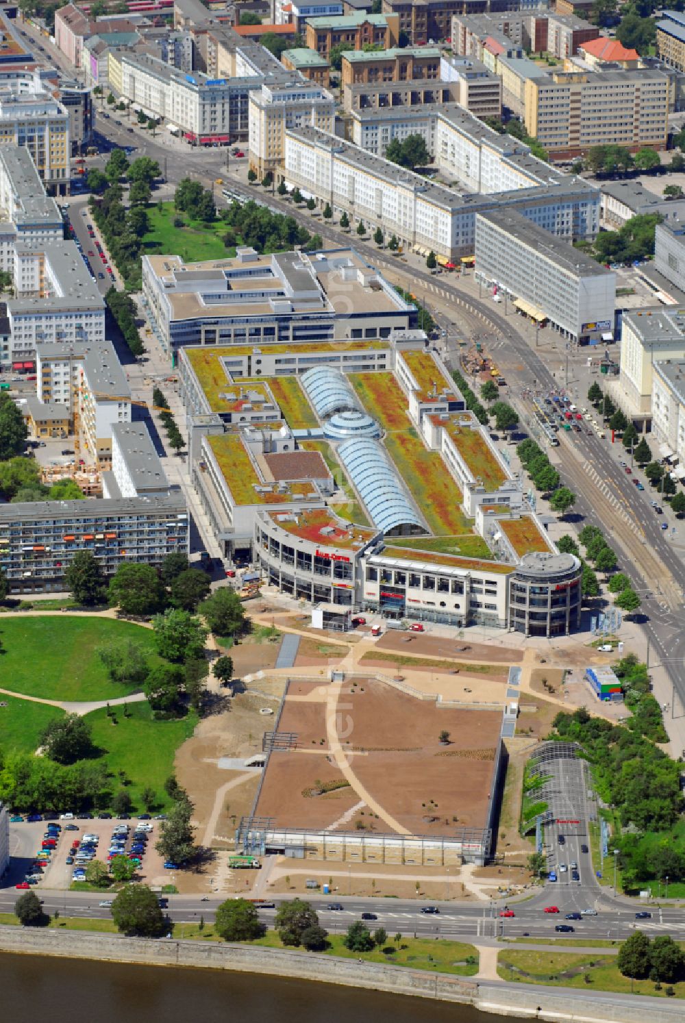 Aerial photograph Magdeburg - Building of the shopping center Allee-Center Magdeburg on street Ernst-Reuter-Allee in the district Zentrum in Magdeburg in the state Saxony-Anhalt, Germany