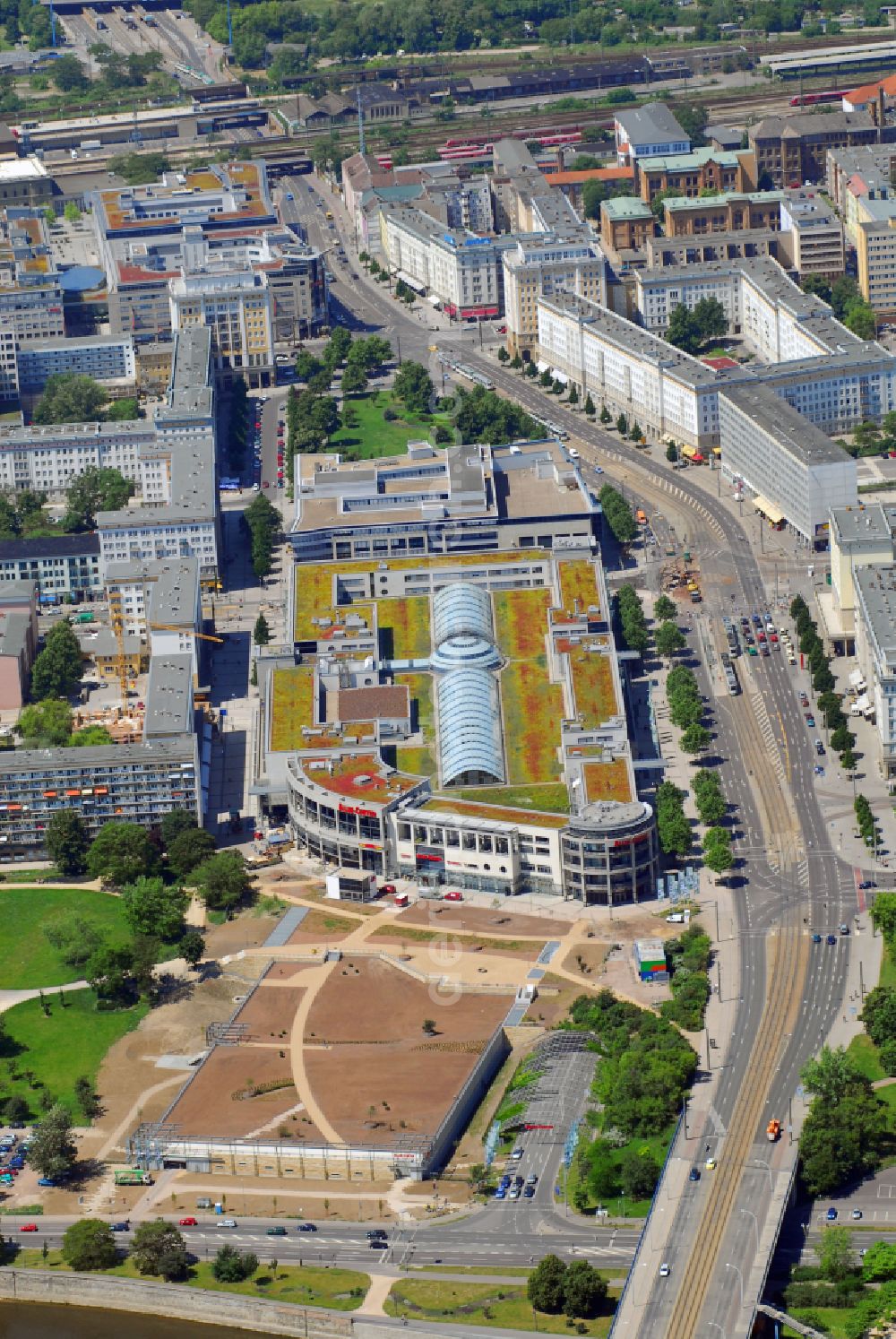 Aerial image Magdeburg - Building of the shopping center Allee-Center Magdeburg on street Ernst-Reuter-Allee in the district Zentrum in Magdeburg in the state Saxony-Anhalt, Germany