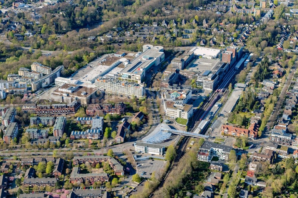 Aerial photograph Hamburg - Building of the shopping center Alstertal-Einkaufszentrum on Heegbarg in the district Poppenbuettel in Hamburg, Germany