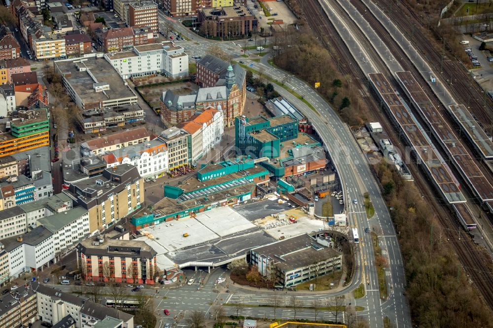 Aerial image Gelsenkirchen - Building of the shopping center Bahnhofscenter Gelsenkirchen on Bahnhofsvorplatz in Gelsenkirchen in the state North Rhine-Westphalia, Germany