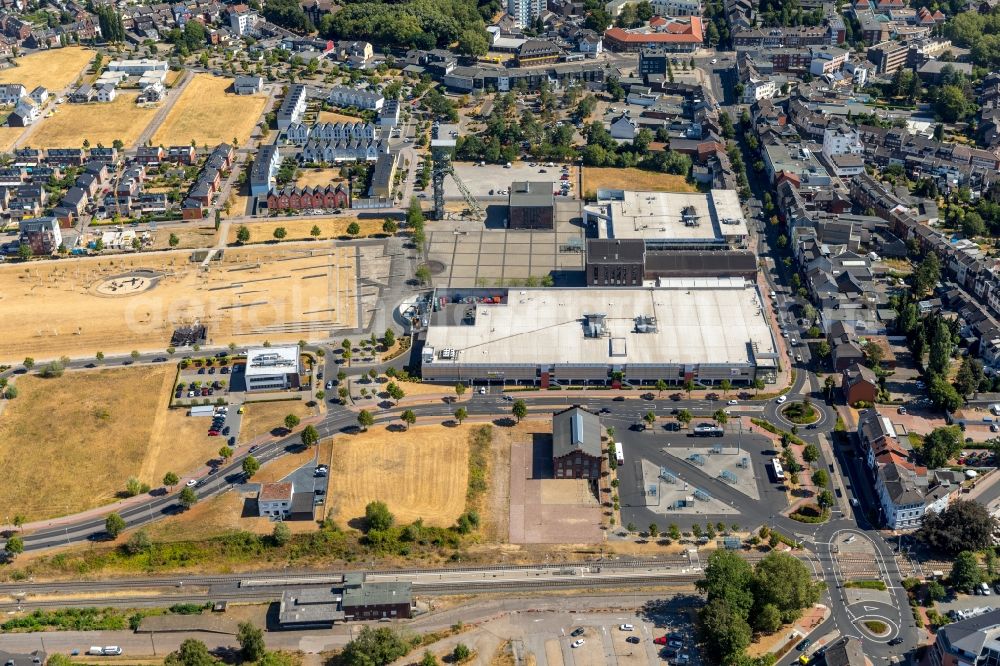 Aerial image Alsdorf - Building of the shopping center on Bahnhofstrasse in Alsdorf in the state North Rhine-Westphalia, Germany