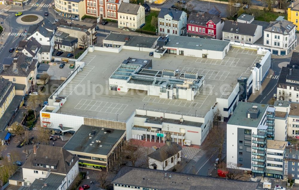 Aerial photograph Arnsberg - Building of the shopping center Brueckencenter on Europaplatz in Arnsberg in the state North Rhine-Westphalia, Germany