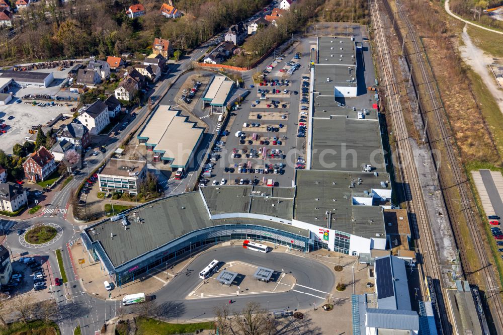 Aerial photograph Soest - Building of the shopping center City Center Soest at the train station in Soest in the state North Rhine-Westphalia, Germany