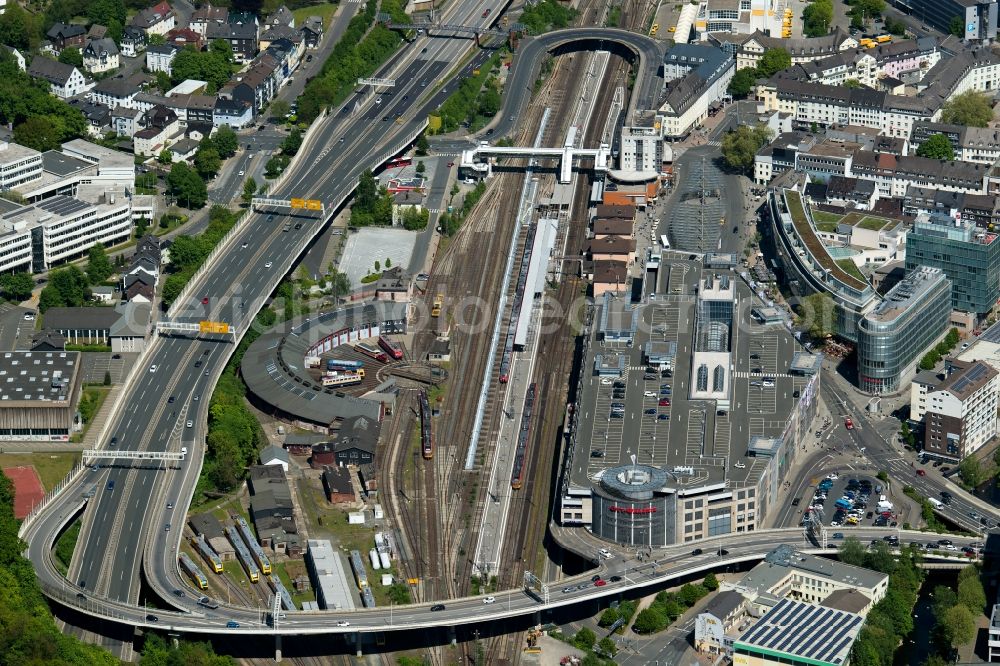 Aerial photograph Siegen - Building of the shopping center City-Galerie Siegen on train station in Siegen in the state North Rhine-Westphalia, Germany