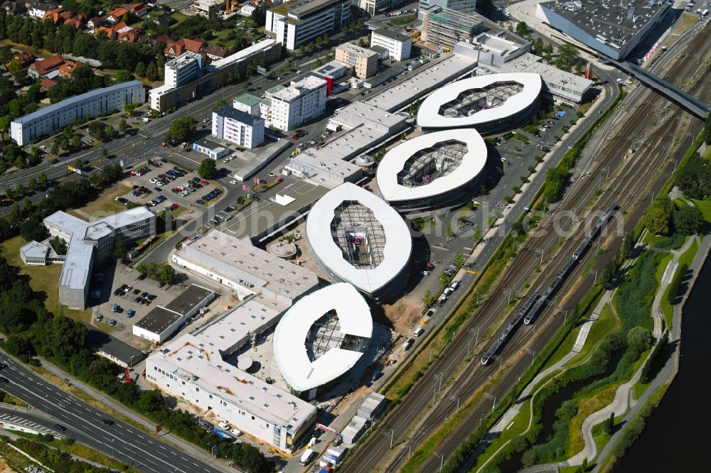 Wolfsburg from the bird's eye view: Building of the shopping center Designer Outlets Wolfsburg An of Vorburg in the district Stadtmitte in Wolfsburg in the state Lower Saxony, Germany