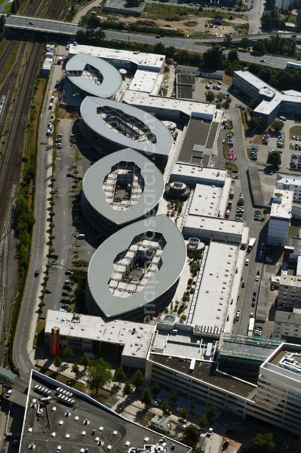 Wolfsburg from above - Building of the shopping center Designer Outlets Wolfsburg An of Vorburg in the district Stadtmitte in Wolfsburg in the state Lower Saxony, Germany