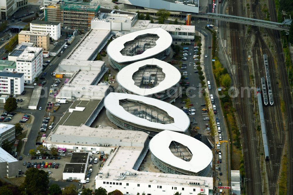 Aerial photograph Wolfsburg - Building of the shopping center Designer Outlets Wolfsburg An of Vorburg in the district Stadtmitte in Wolfsburg in the state Lower Saxony, Germany