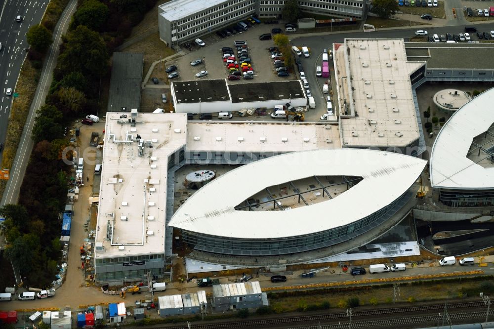 Aerial photograph Wolfsburg - Building of the shopping center Designer Outlets Wolfsburg An of Vorburg in the district Stadtmitte in Wolfsburg in the state Lower Saxony, Germany