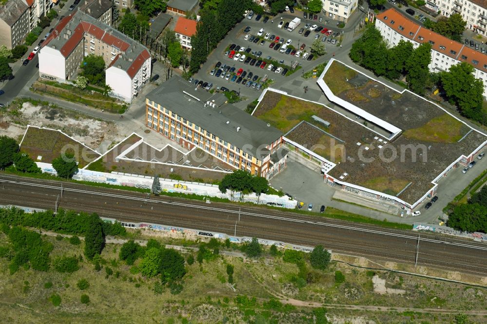 Aerial image Berlin - Building of the shopping center EDEKA on Hadlichstrasse in the district Pankow in Berlin, Germany