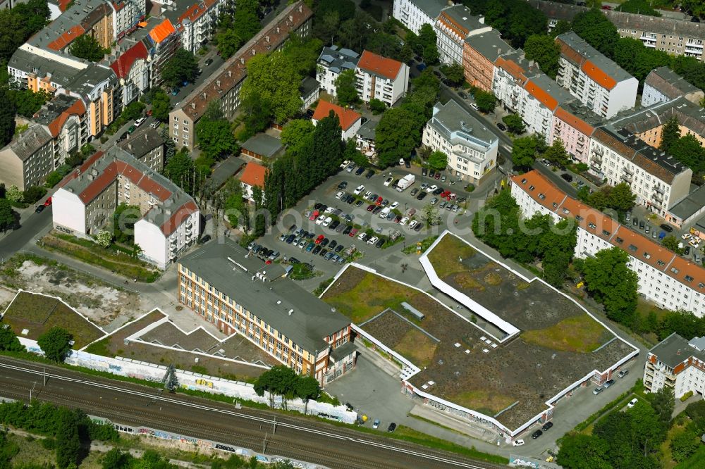 Aerial photograph Berlin - Building of the shopping center EDEKA on Hadlichstrasse in the district Pankow in Berlin, Germany