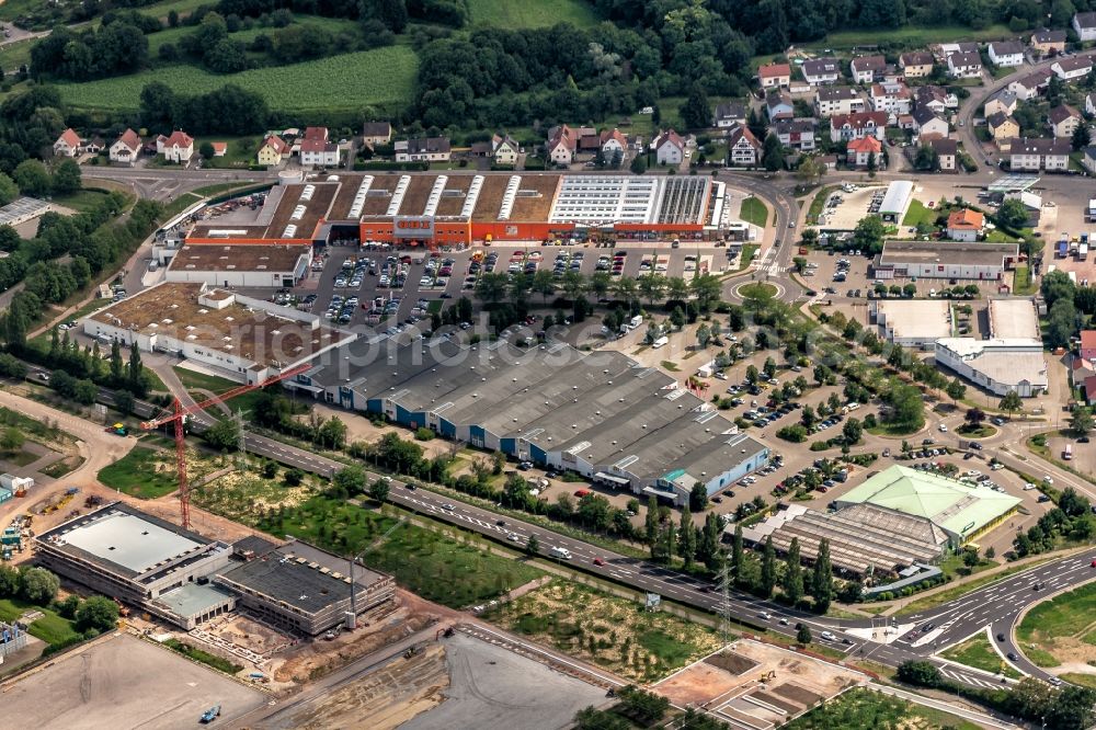 Aerial photograph Lahr/Schwarzwald - Building of the shopping center Einkaufsmaerkte on Goetzmann in Lahr/Schwarzwald in the state Baden-Wurttemberg, Germany