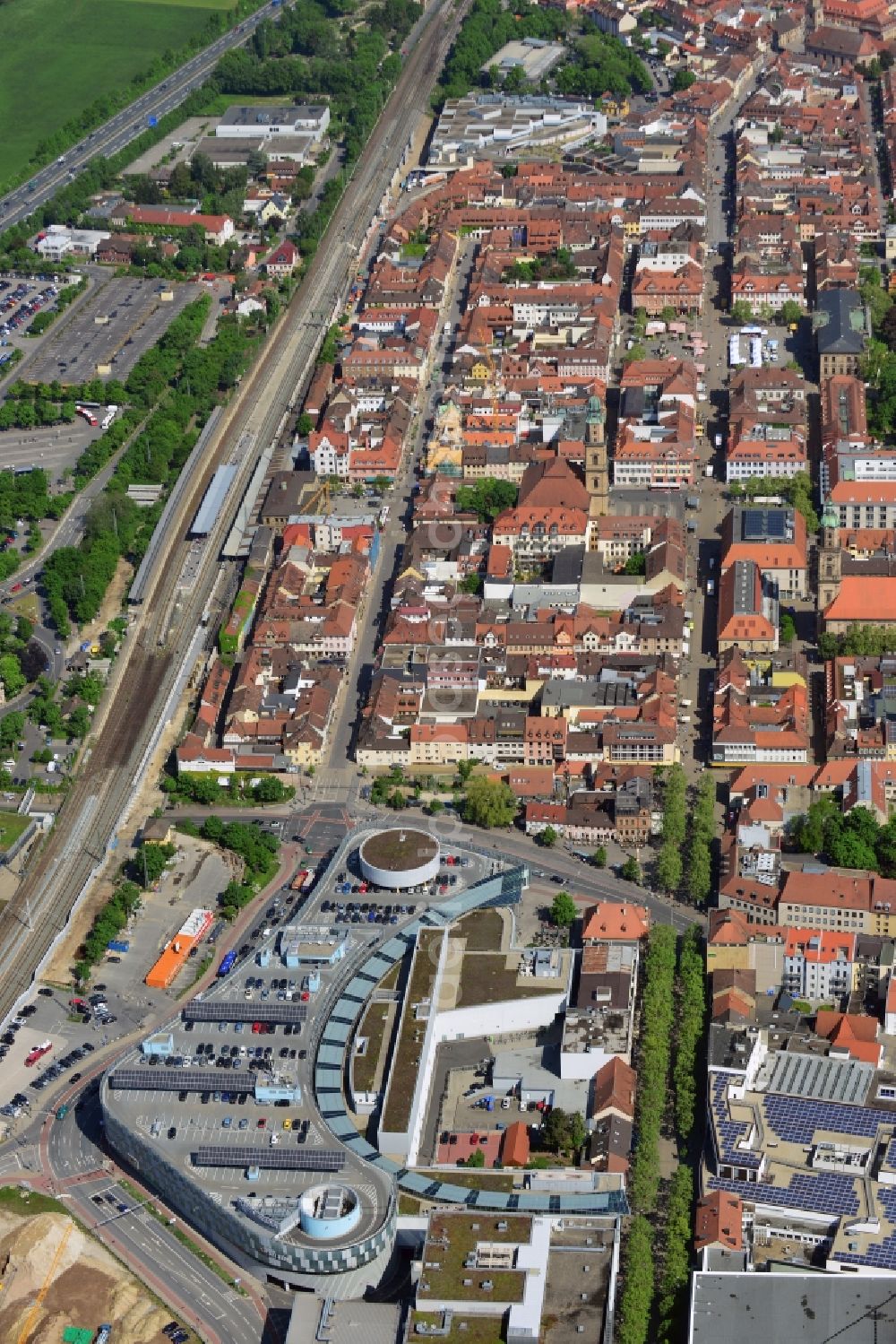 Erlangen from the bird's eye view: Building of the shopping center ERLANGEN ARCADEN in Erlangen in the state Bavaria, Germany