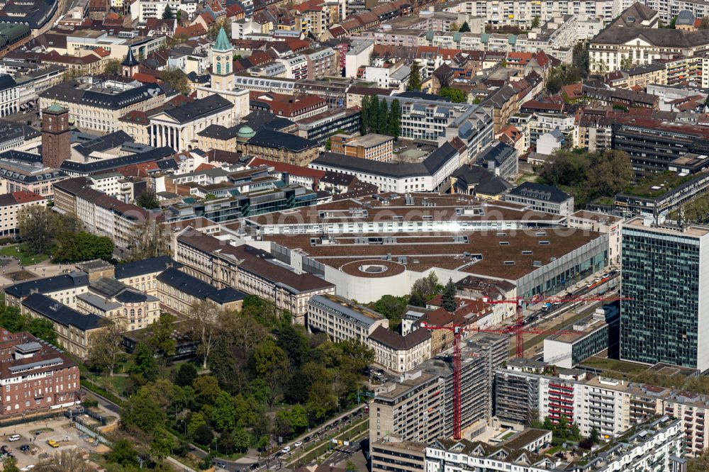 Karlsruhe from the bird's eye view: Building of the shopping center Ettlinger Tor Center in Karlsruhe in the state Baden-Wurttemberg, Germany