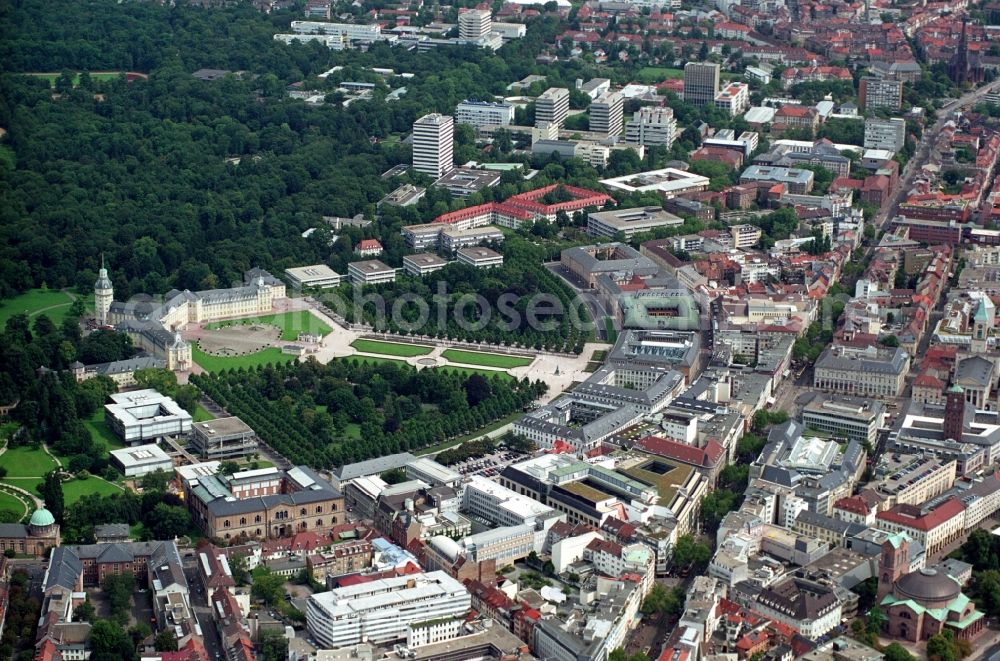 Karlsruhe from above - Building of the shopping center Ettlinger Tor Karlsruhe an der Karl-Friedrich-Strasse in Karlsruhe in the state Baden-Wuerttemberg, Germany