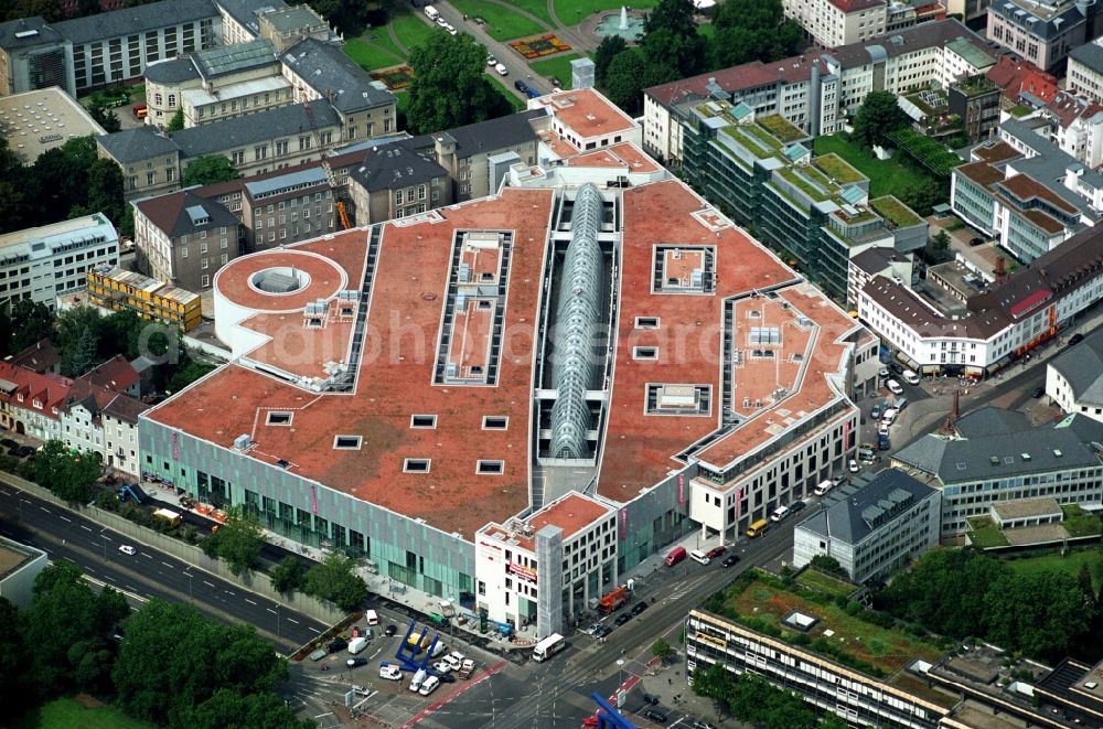 Karlsruhe from above - Building of the shopping center Ettlinger Tor Karlsruhe an der Karl-Friedrich-Strasse in Karlsruhe in the state Baden-Wuerttemberg, Germany