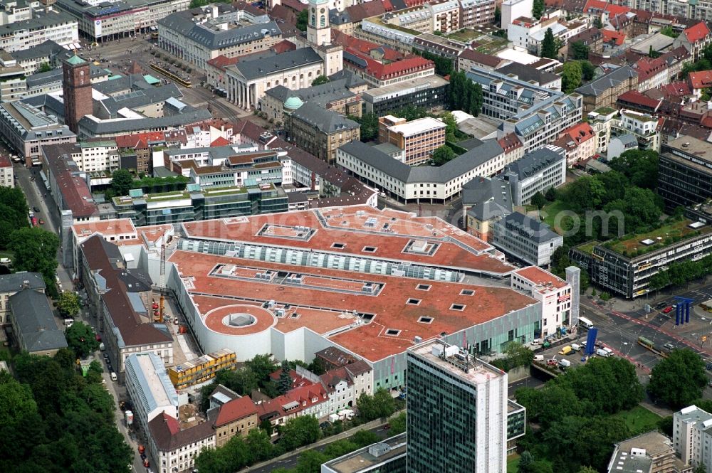 Karlsruhe from above - Building of the shopping center Ettlinger Tor Karlsruhe an der Karl-Friedrich-Strasse in Karlsruhe in the state Baden-Wuerttemberg, Germany