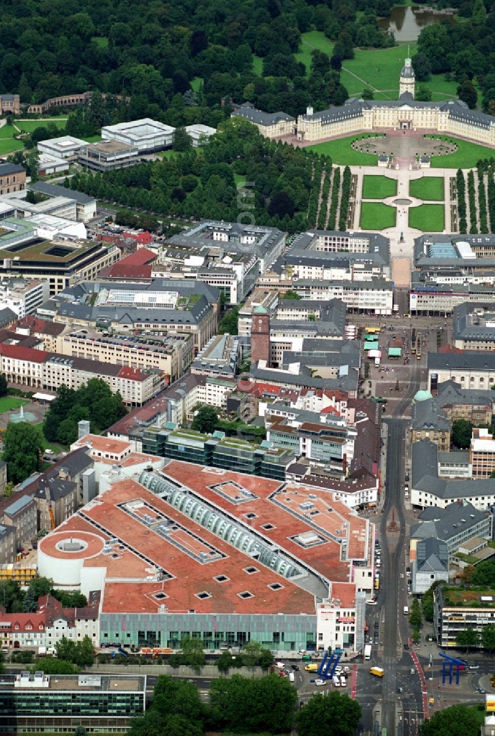 Aerial image Karlsruhe - Building of the shopping center Ettlinger Tor Karlsruhe an der Karl-Friedrich-Strasse in Karlsruhe in the state Baden-Wuerttemberg, Germany