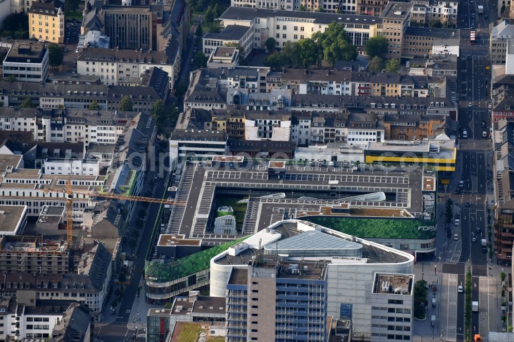 Koblenz from the bird's eye view: Building of the shopping center Forum Mittelrhein Koblenz and of Gebaeudekomplex of Romanticum Koblenz on Zentralplatz in Koblenz in the state Rhineland-Palatinate, Germany