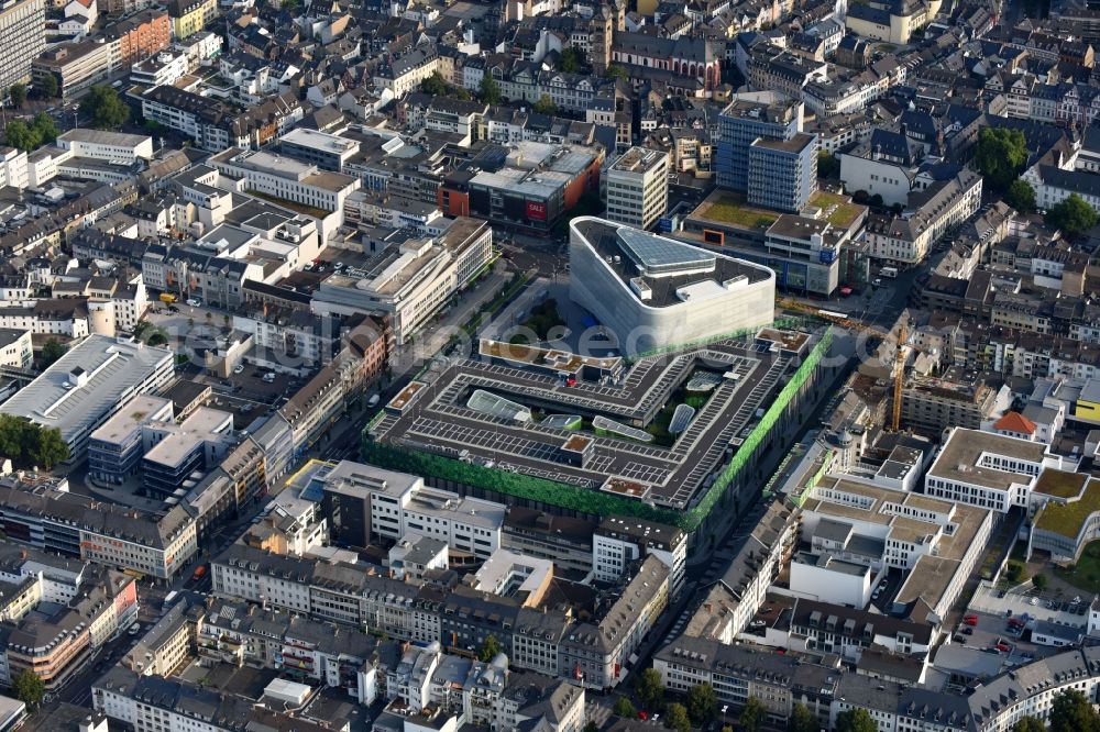 Koblenz from the bird's eye view: Building of the shopping center Forum Mittelrhein Koblenz and of Gebaeudekomplex of Romanticum Koblenz on Zentralplatz in Koblenz in the state Rhineland-Palatinate, Germany