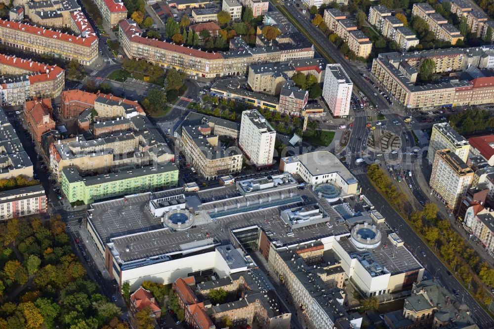 Aerial photograph Szczecin - Stettin - Building of the shopping center Galeria Kaskada on aleja Niepodleglosci in Szczecin in West Pomerania, Poland