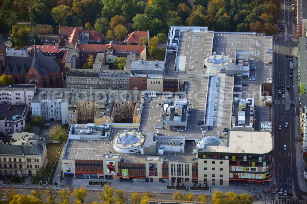 Szczecin - Stettin from the bird's eye view: Building of the shopping center Galeria Kaskada on aleja Niepodleglosci in Szczecin in West Pomerania, Poland