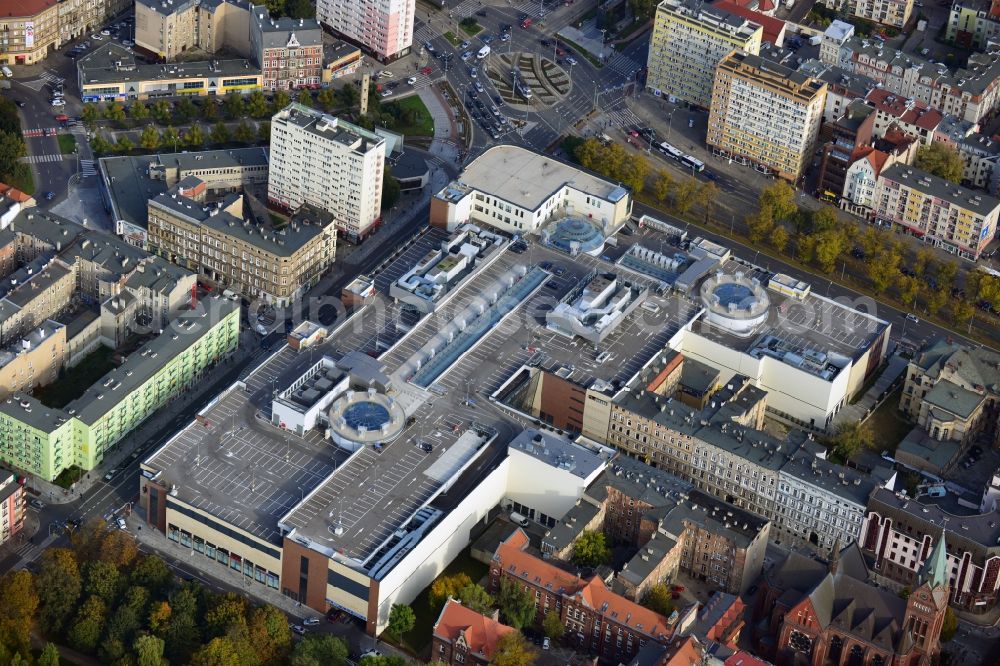 Aerial photograph Szczecin - Stettin - Building of the shopping center Galeria Kaskada on aleja Niepodleglosci in Szczecin in West Pomerania, Poland