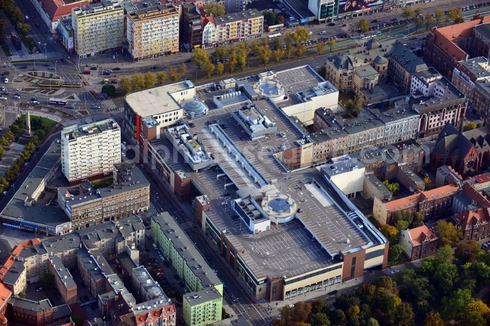 Aerial image Szczecin - Stettin - Building of the shopping center Galeria Kaskada on aleja Niepodleglosci in Szczecin in West Pomerania, Poland