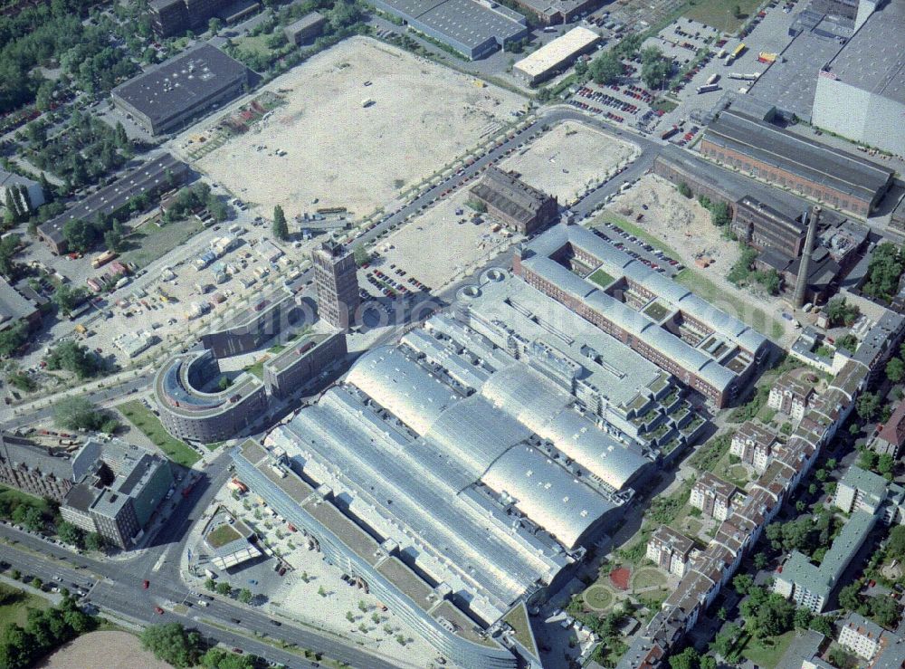 Aerial image Berlin - Building of the shopping center Hallen on Borsigturm in the district Reinickendorf in Berlin, Germany