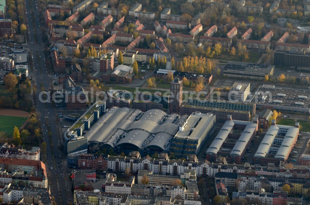 Aerial photograph Berlin - Building of the shopping center Hallen on Borsigturm on street Am Borsigturm in the district Tegel in Berlin, Germany