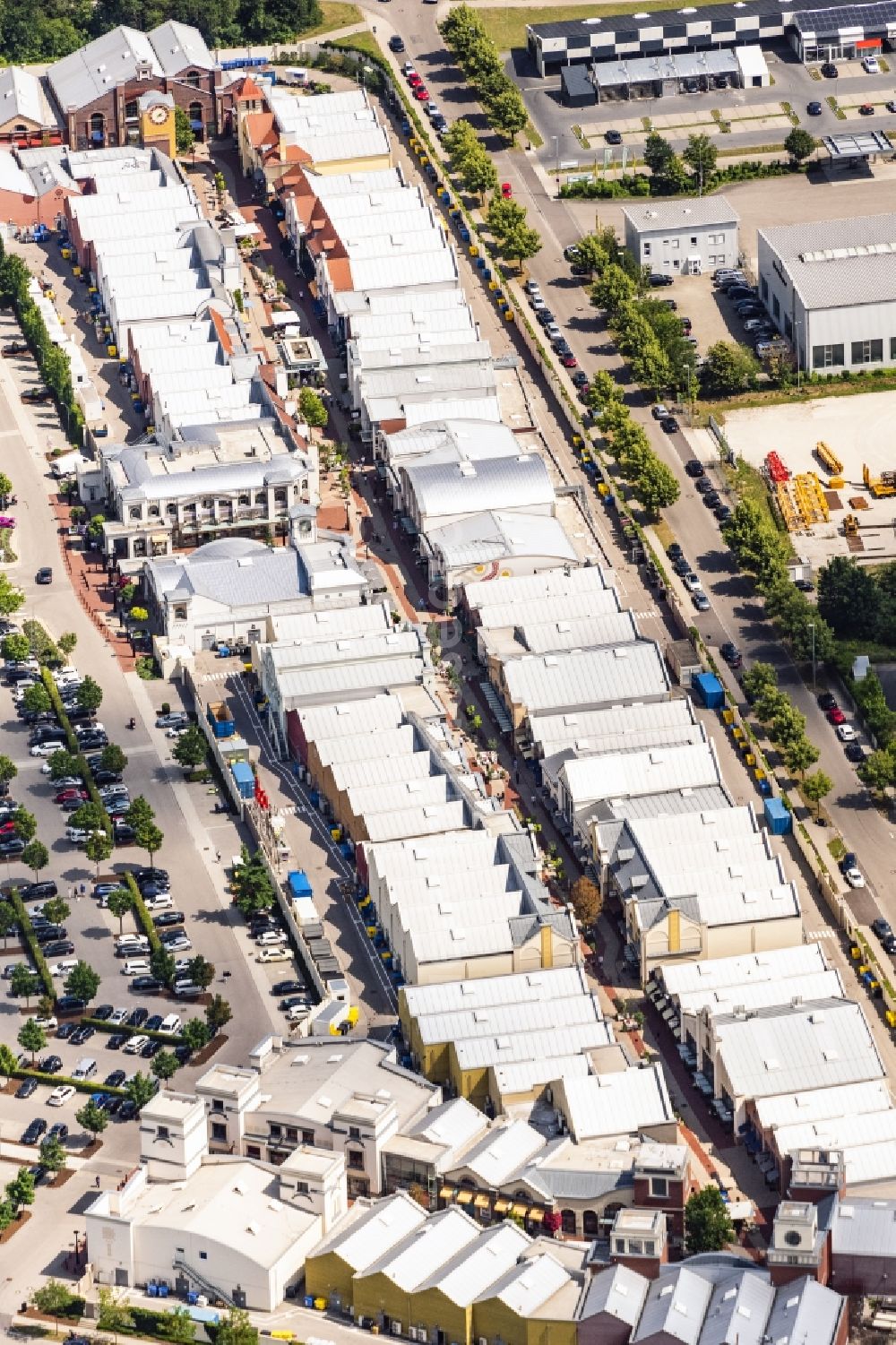 Aerial photograph Ingolstadt - Building of the shopping center Ingolstadt Village in Ingolstadt in the state Bavaria, Germany