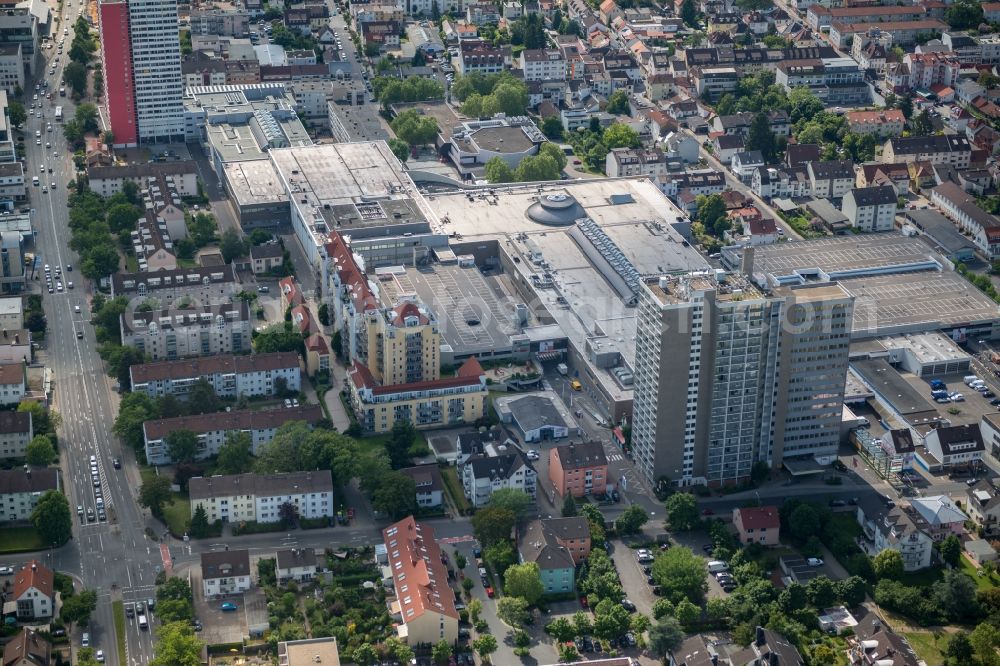 Aerial photograph Neu-Isenburg - Building of the shopping center Isenburg-Zentrum in Neu-Isenburg in the state Hesse, Germany