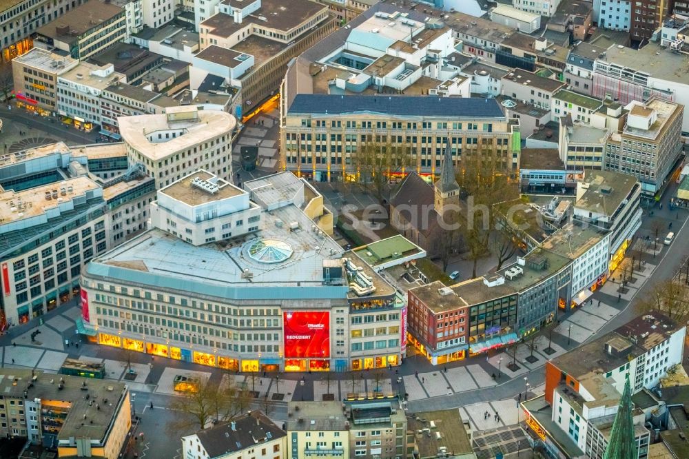 Bochum from the bird's eye view: Building of the shopping center with dem Kaufhaus Baltz in of Bongardstrasse in the district Bochum Mitte in Bochum in the state North Rhine-Westphalia, Germany