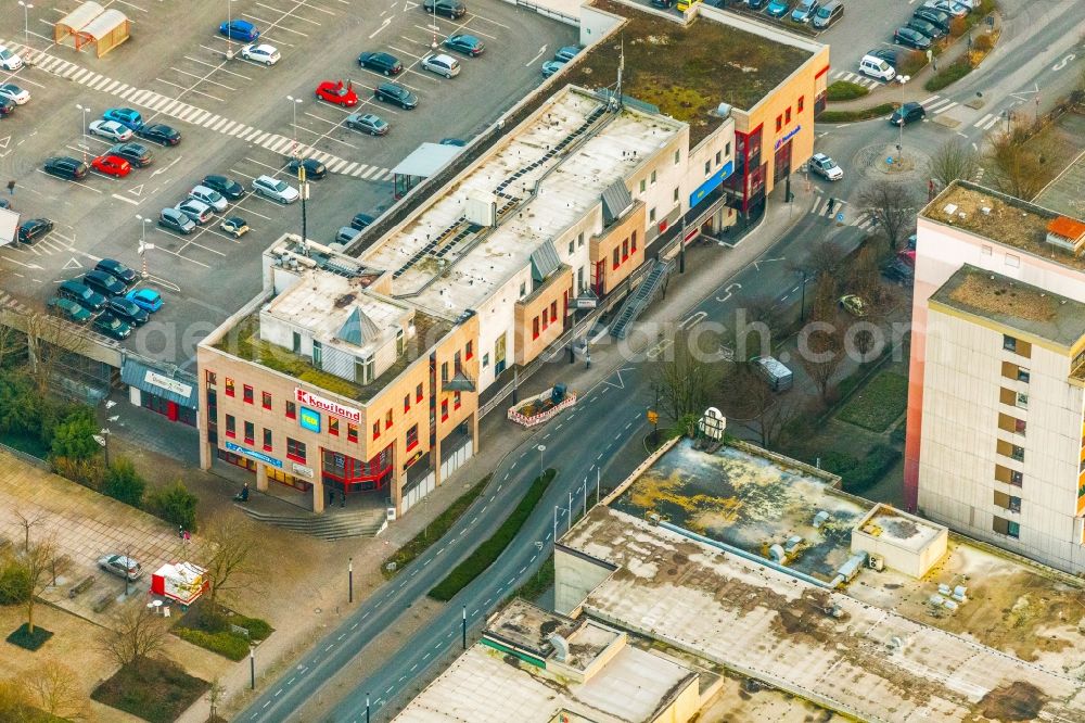 Bergkamen from the bird's eye view: Building of the shopping center Kaufland Bergkamen-Mitte in Bergkamen in the state North Rhine-Westphalia, Germany