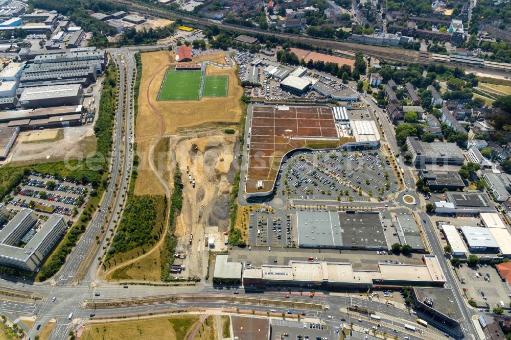 Essen from the bird's eye view: Building of the shopping center Kronenberg Center on Haedenkampstrasse in Essen in the state North Rhine-Westphalia, Germany