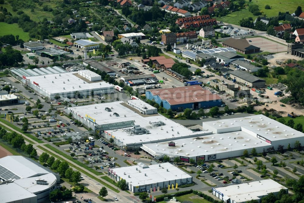 Schönebeck (Elbe) from above - Building of the shopping center Magdeburger Strasse - Stadionstrasse in Schoenebeck (Elbe) in the state Saxony-Anhalt, Germany
