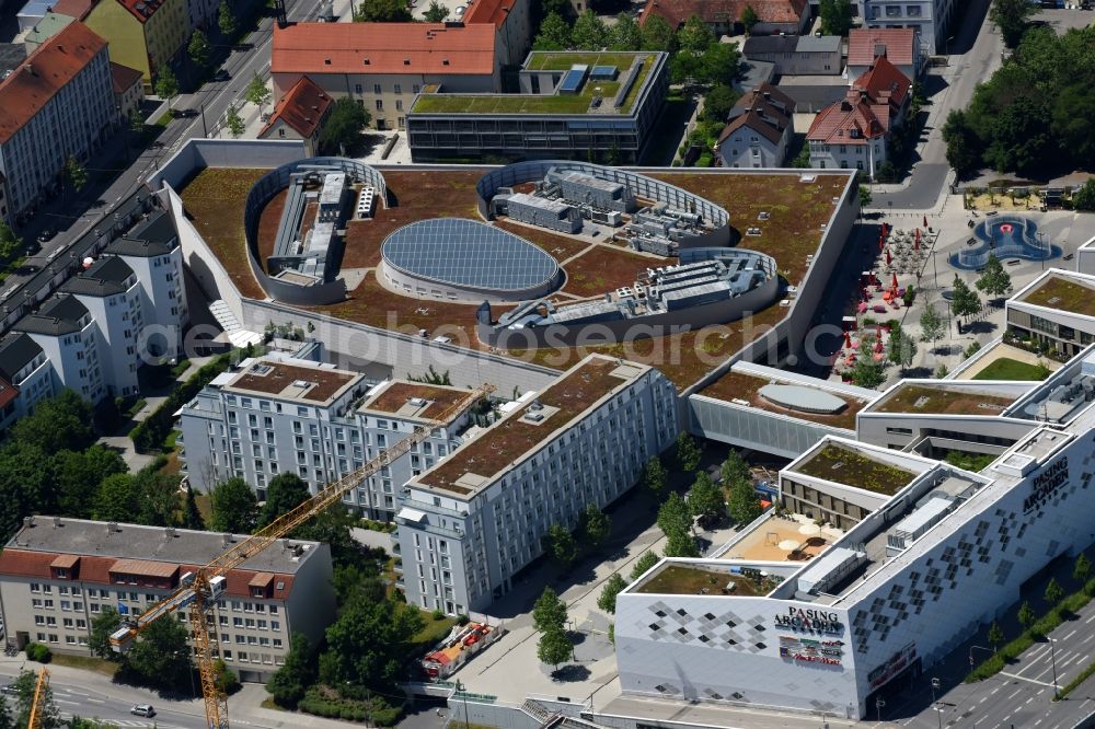 München from the bird's eye view: Building of the shopping center Pasing Arcaden 2 on Pasinger Bahnhofsplatz in the district Pasing-Obermenzing in Munich in the state Bavaria, Germany