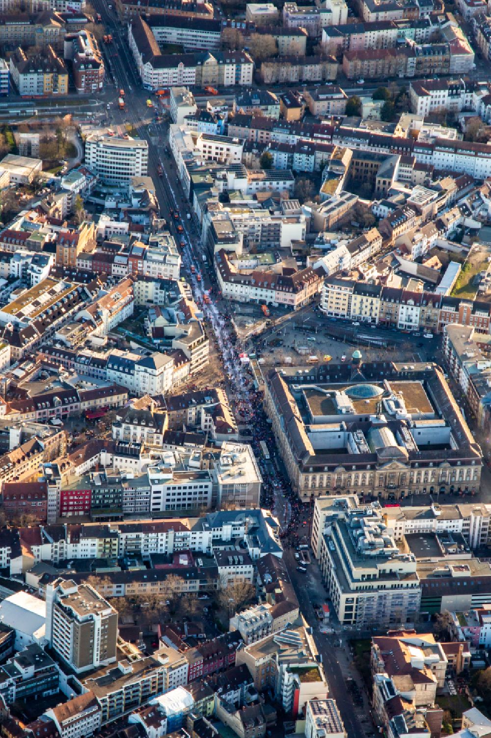 Aerial photograph Karlsruhe - Building of the shopping center Postgalerie on Kaiserstrasse in Karlsruhe in the state Baden-Wurttemberg, Germany