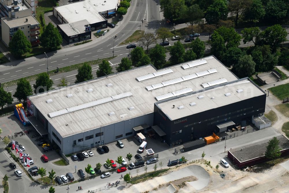 Ingolstadt from the bird's eye view: Building of the shopping center RADHAUS Ingolstadt Bei of Arena in Ingolstadt in the state Bavaria, Germany