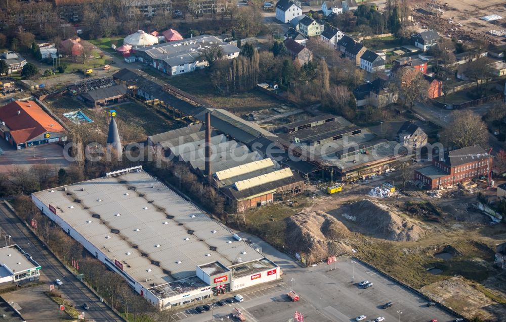 Herne from above - Building of the shopping center REWE Center on Bahnhofstrasse in Herne in the state North Rhine-Westphalia, Germany