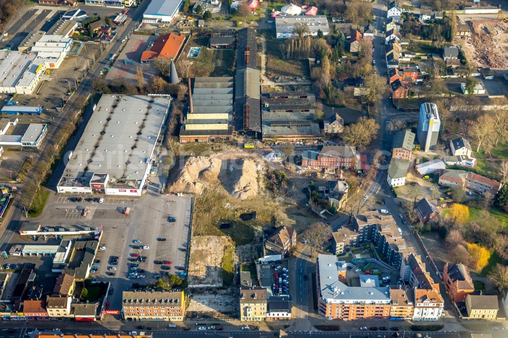 Aerial photograph Herne - Building of the shopping center REWE Center on Bahnhofstrasse in Herne in the state North Rhine-Westphalia, Germany