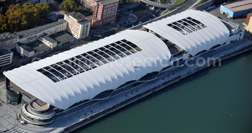 Ludwigshafen am Rhein from the bird's eye view: Building of the shopping center Rhein-Galerie in Ludwigshafen am Rhein in the state Rhineland-Palatinate, Germany