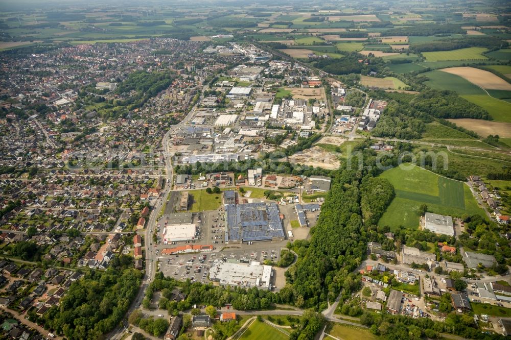 Hamm from the bird's eye view: Building of the shopping center on Roemerstrasse in Hamm in the state North Rhine-Westphalia, Germany