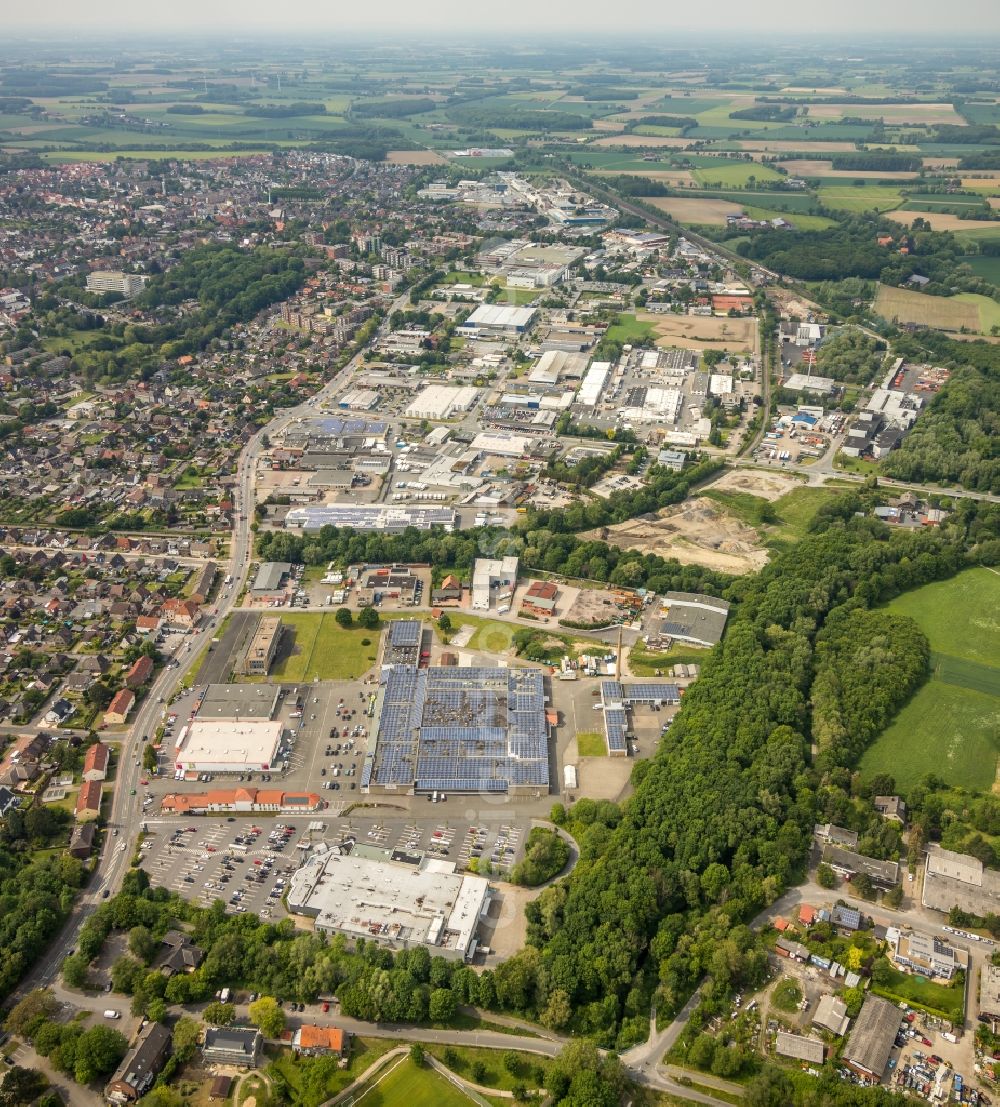 Aerial image Hamm - Building of the shopping center on Roemerstrasse in Hamm in the state North Rhine-Westphalia, Germany