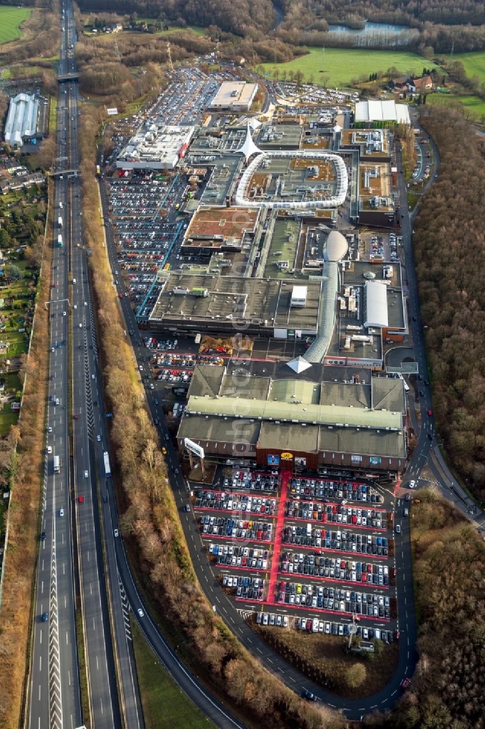 Aerial photograph Bochum - Building of the shopping center Ruhr Park in the district Harpen in Bochum in the state North Rhine-Westphalia, Germany