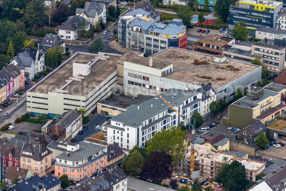 Aerial photograph Velbert - Building of the shopping center ruin of Kaufhaus Hertie and construction site of Friedrich203 on Gruenstrasse corner Friedrichstrasse in Velbert in the state North Rhine-Westphalia, Germany