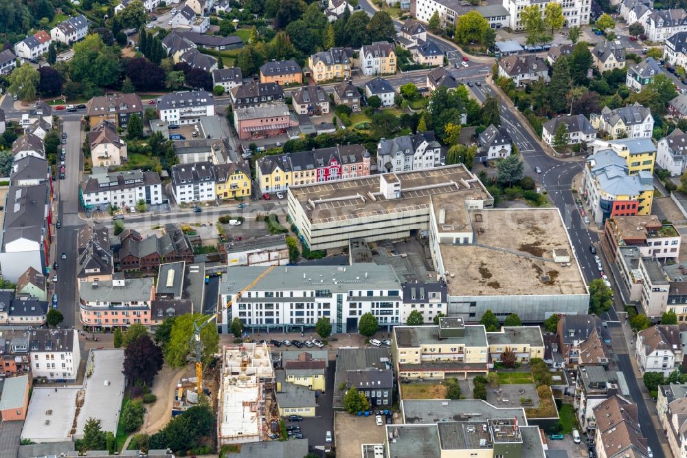 Velbert from above - Building of the shopping center ruin of Kaufhaus Hertie and construction site of Friedrich203 on Gruenstrasse corner Friedrichstrasse in Velbert in the state North Rhine-Westphalia, Germany