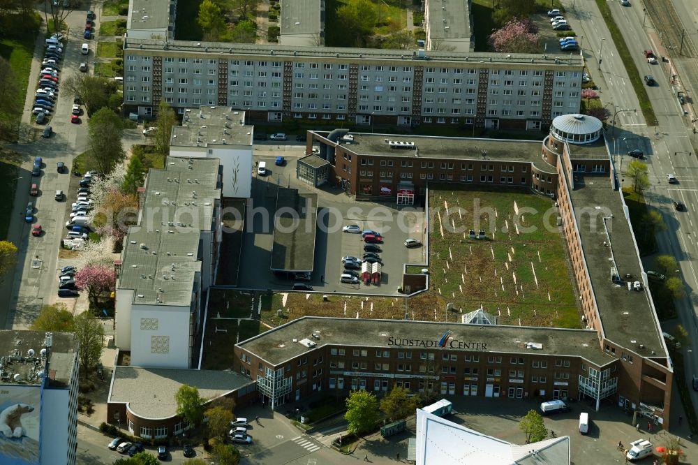 Aerial photograph Rostock - Building of the shopping center Suedstadt Center on Nobelstrasse in Rostock in the state Mecklenburg - Western Pomerania, Germany