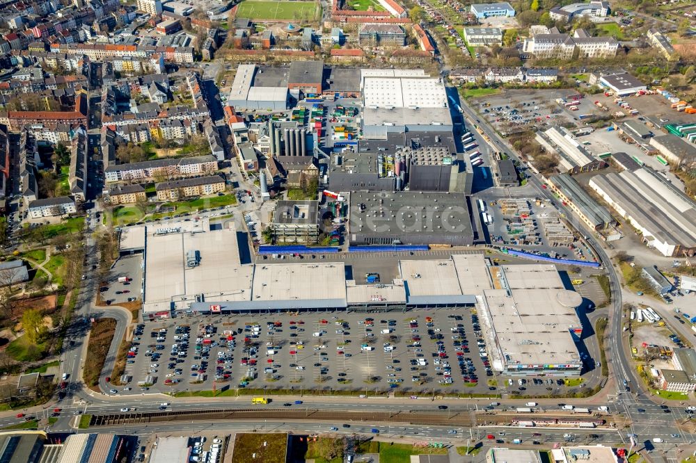 Aerial photograph Dortmund - Building of the shopping center Westfalen Einkaufszentrum on Bornstrasse in Dortmund in the state North Rhine-Westphalia, Germany