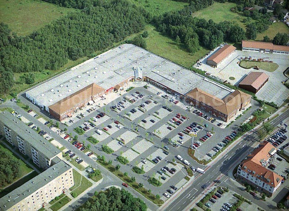 Schwarzheide / Brandenburg from above - Einkaufscenter im Gewerbegebiete - Mitte Schwarzheide