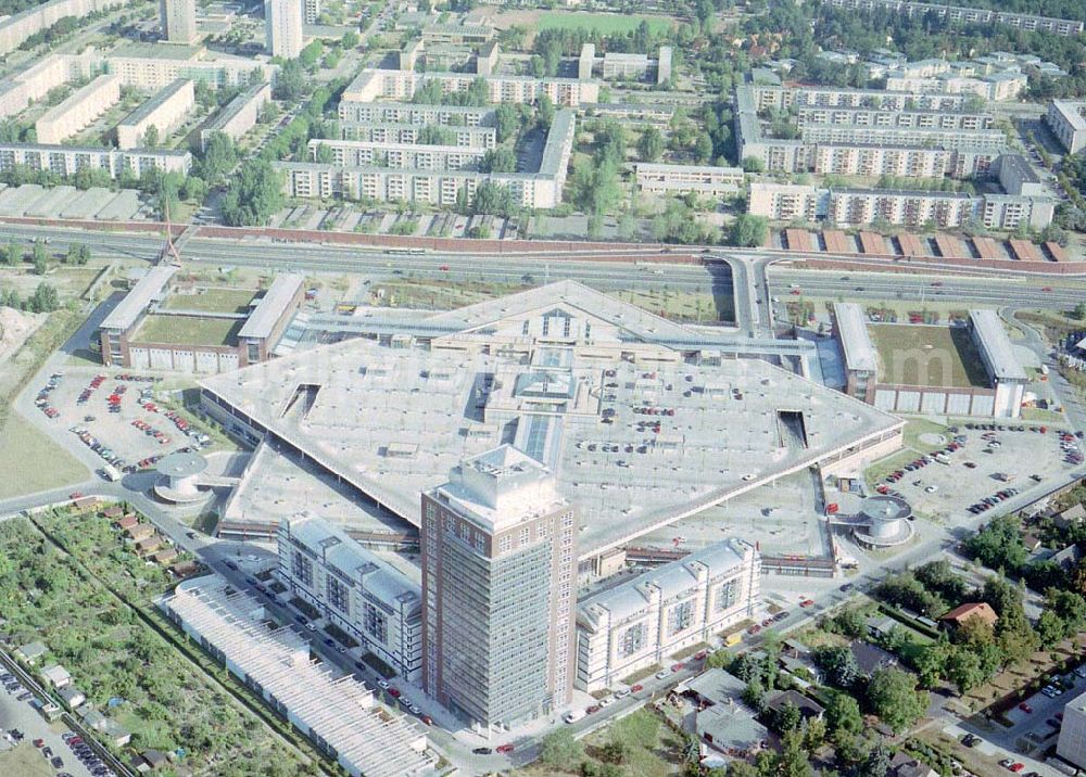 Potsdam - Drewitz from the bird's eye view: Einkaufscenter Am Stern in Potsdam - Drewitz (ECE).